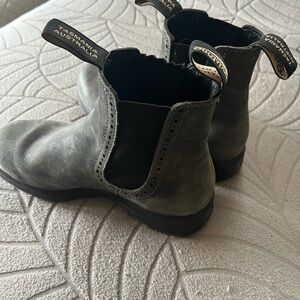 blundstone high tops - size 7.5